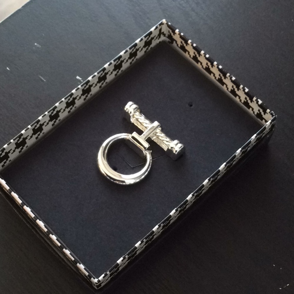 Silver pin - Picture 3 of 4